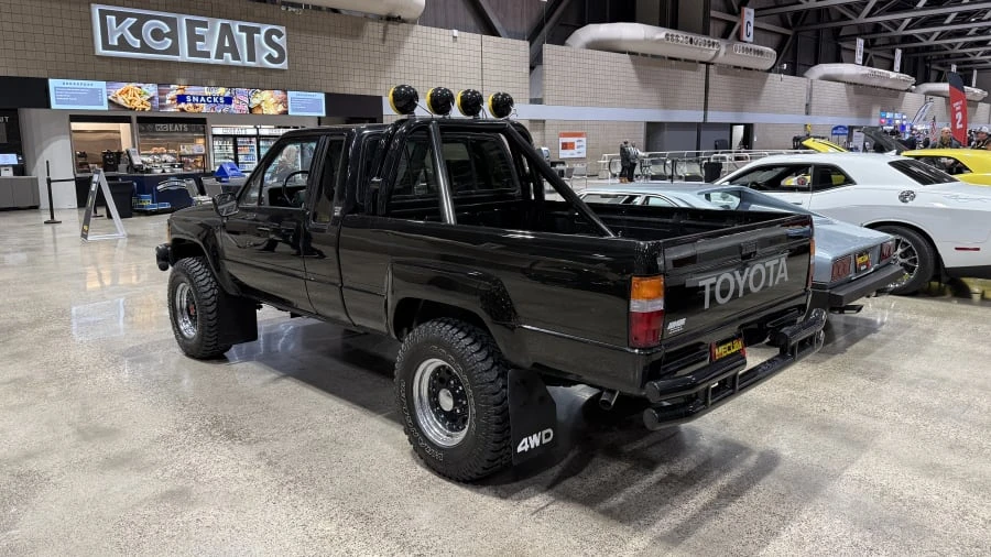 1985 Toyota Hilux 4th Gen - Image 4 of 6
