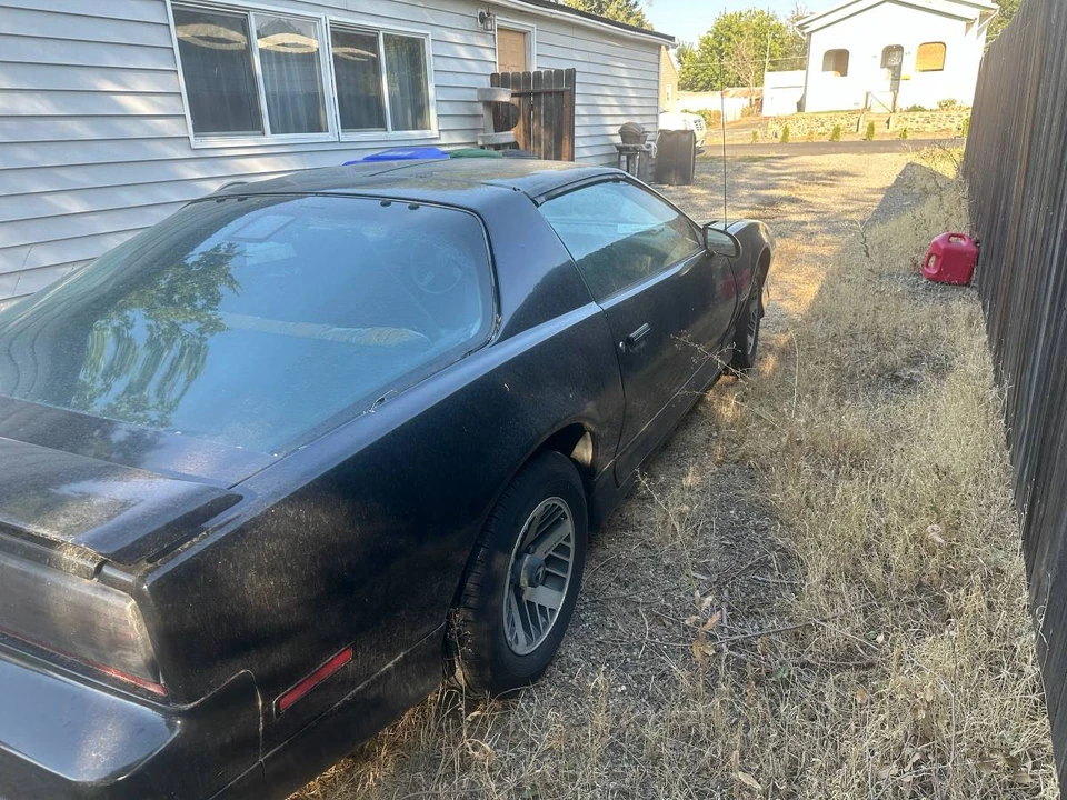 1985 Pontiac Firebird Trans Am 3rd Gen - Image 4 of 9