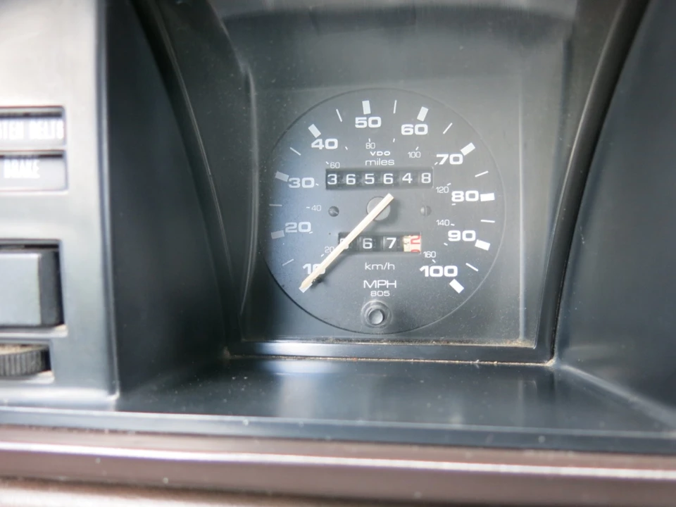 1985 Volkswagen Vanagon - Image 18 of 24