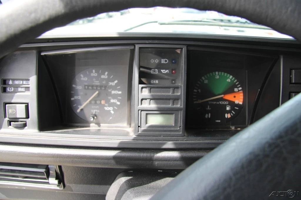 1985 Volkswagen EuroVan - Image 16 of 21