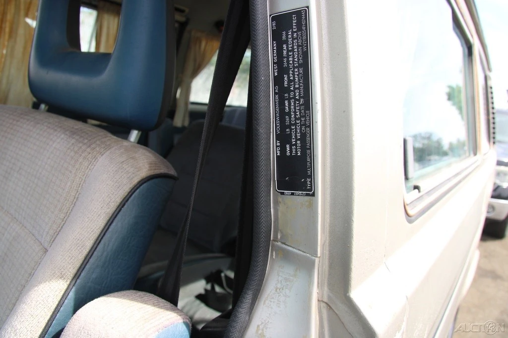 1985 Volkswagen EuroVan - Image 12 of 21