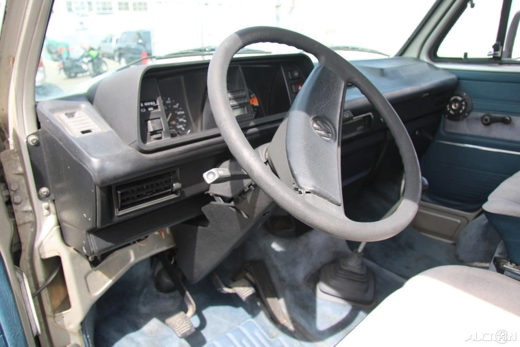 1985 Volkswagen EuroVan - Image 15 of 21