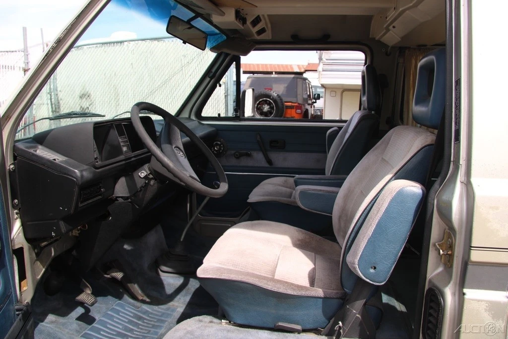 1985 Volkswagen EuroVan - Image 14 of 21
