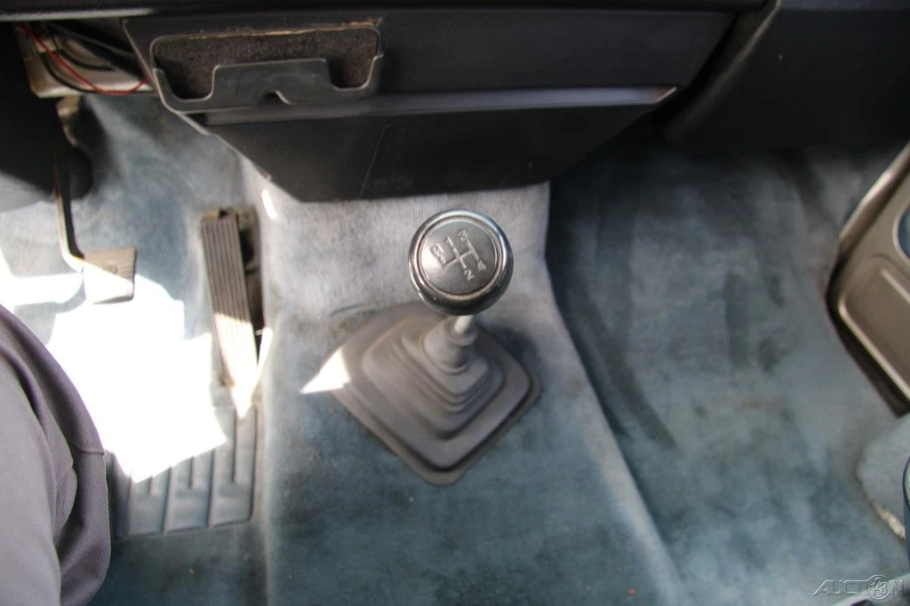1985 Volkswagen EuroVan - Image 19 of 21