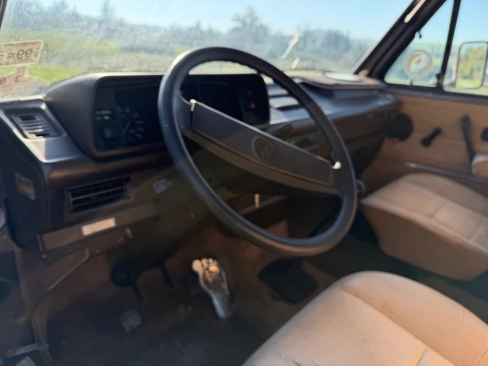 1985 Volkswagen Bay-Window Bus - Image 10 of 19