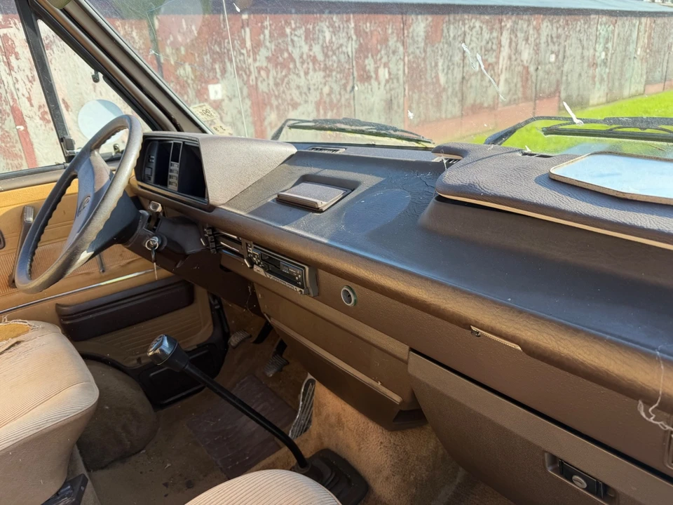 1985 Volkswagen Bay-Window Bus - Image 16 of 19