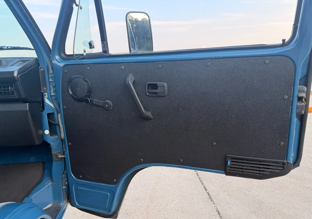1985 Volkswagen Vanagon - Image 14 of 31