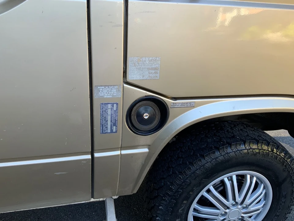 1985 Volkswagen Bay-Window Bus - Image 13 of 21