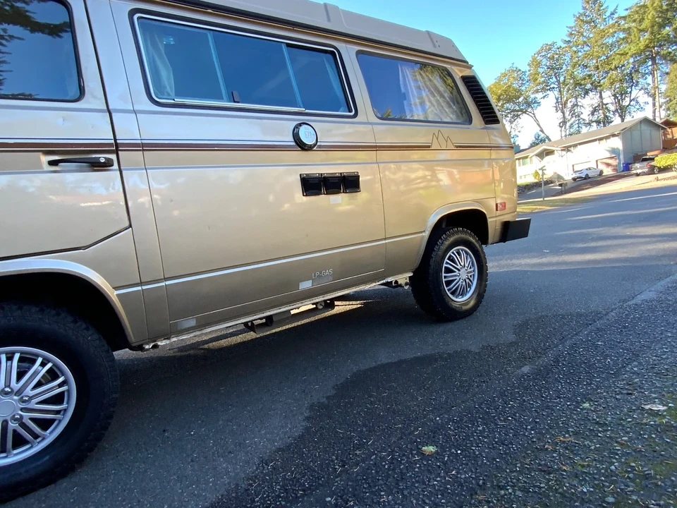 1985 Volkswagen Bay-Window Bus - Image 5 of 21