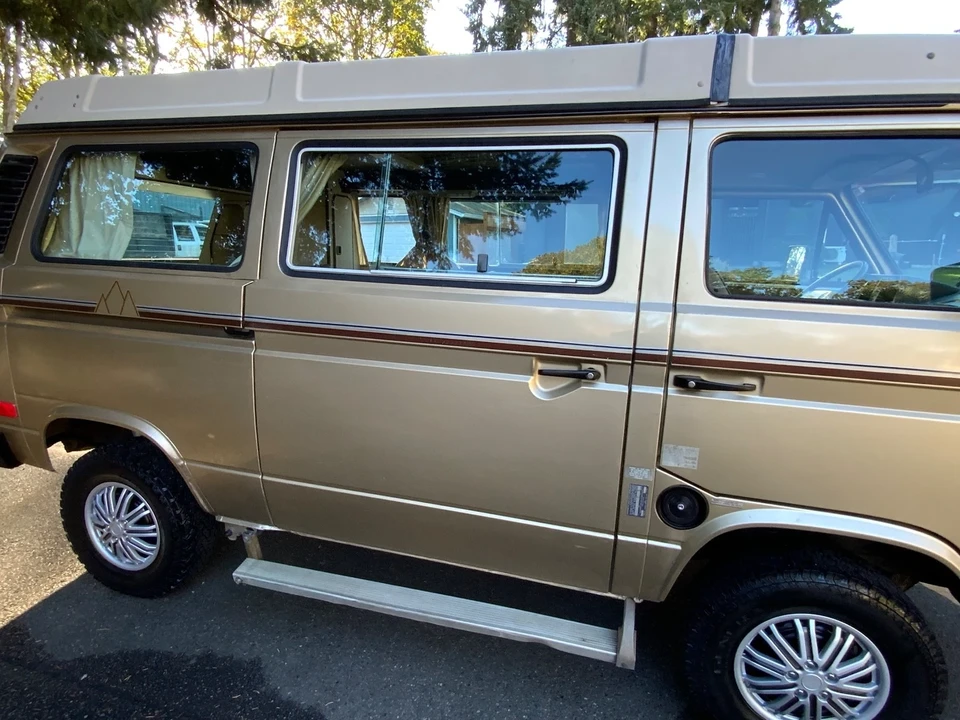 1985 Volkswagen Bay-Window Bus - Image 11 of 21