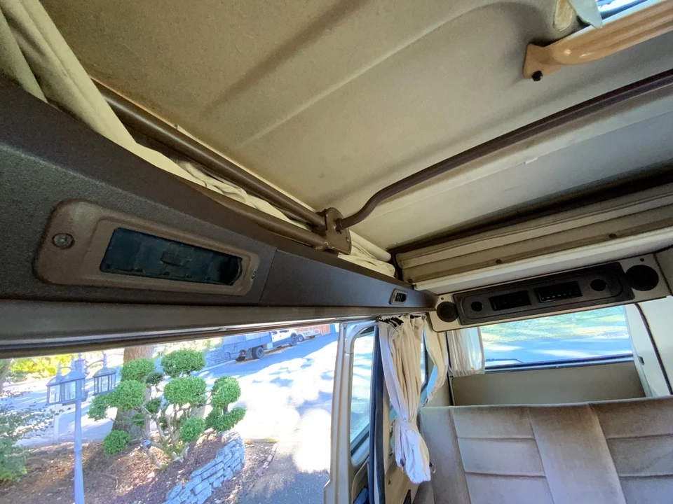 1985 Volkswagen Bay-Window Bus - Image 19 of 21