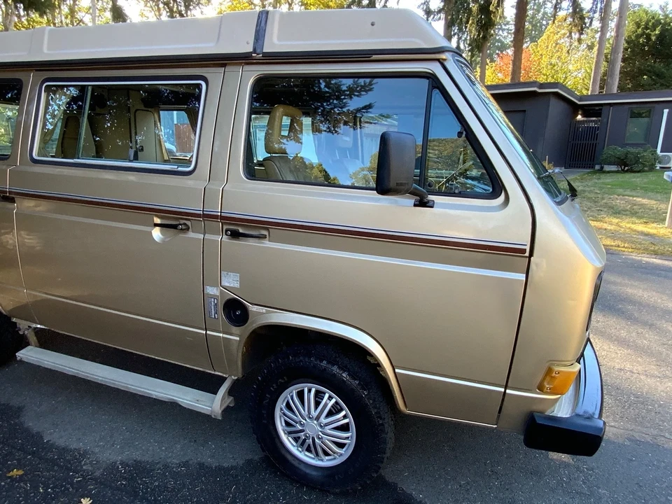 1985 Volkswagen Bay-Window Bus - Image 10 of 21