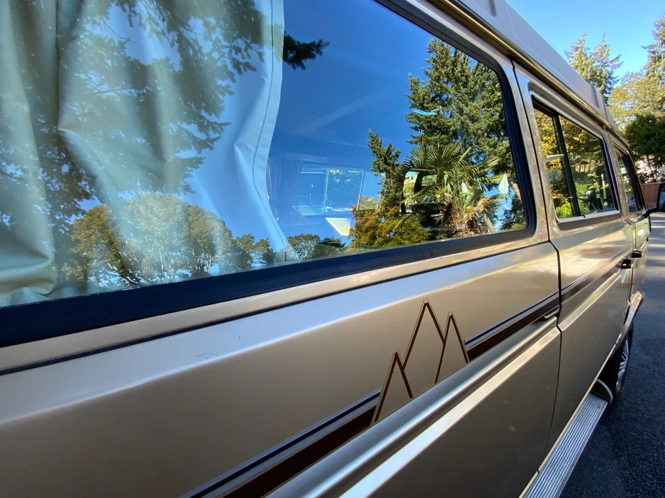 1985 Volkswagen Bay-Window Bus - Image 16 of 21