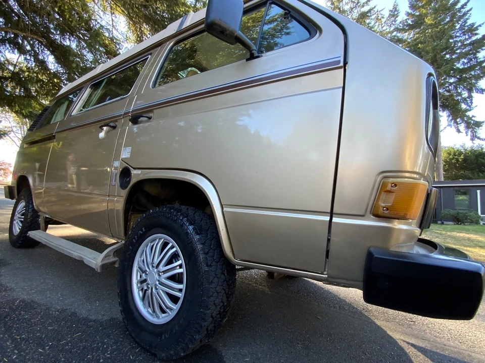 1985 Volkswagen Bay-Window Bus - Image 7 of 21
