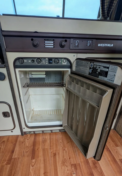 1985 Volkswagen Bay-Window Camper - Image 8 of 17