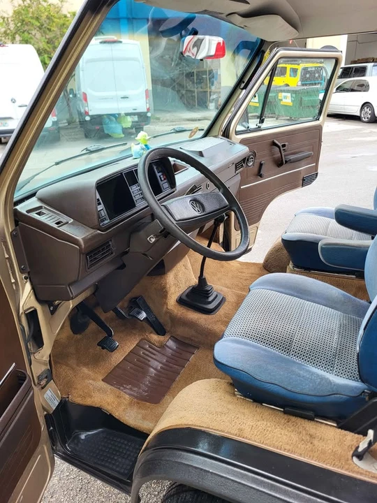 1985 Volkswagen EuroVan - Image 9 of 10