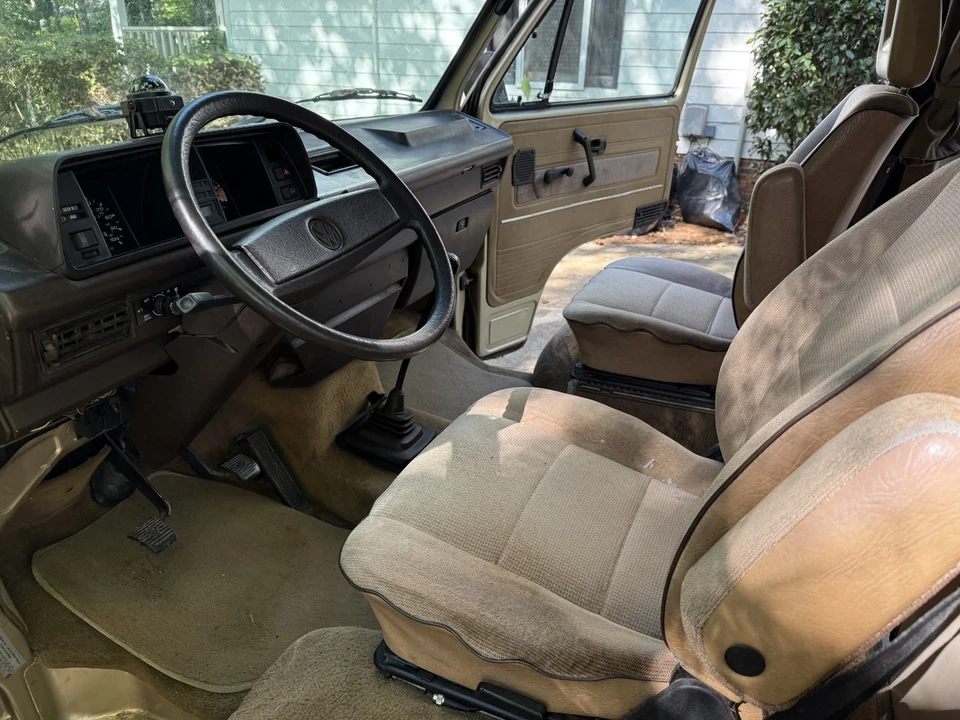 1985 Volkswagen EuroVan - Image 8 of 21