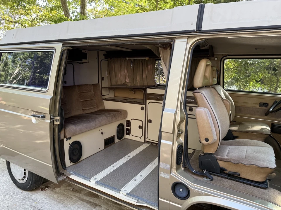 1985 Volkswagen EuroVan - Image 12 of 21