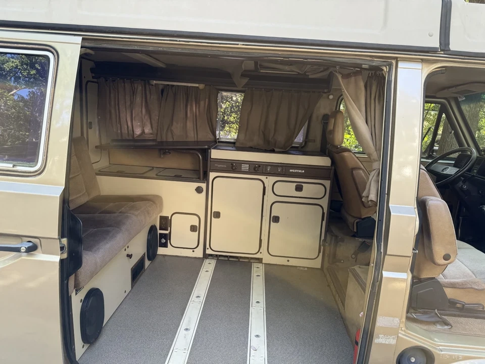 1985 Volkswagen EuroVan - Image 13 of 21