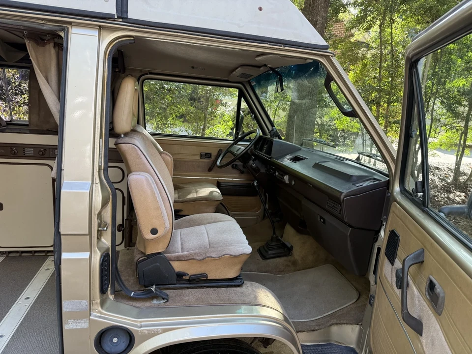 1985 Volkswagen EuroVan - Image 11 of 21