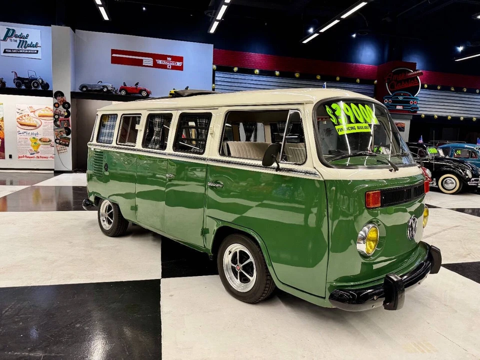1985 Volkswagen Bay-Window Bus - Image 17 of 21