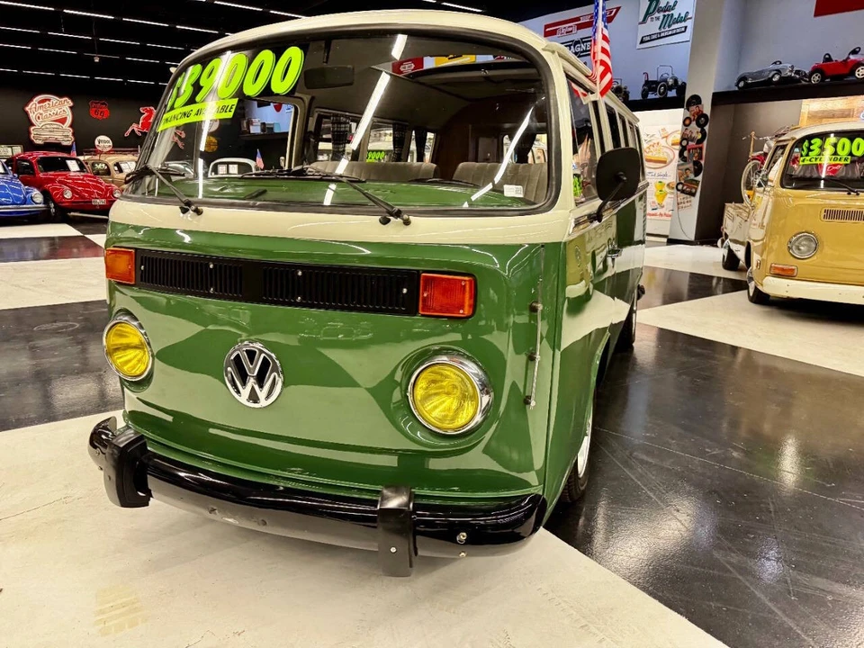 1985 Volkswagen Bay-Window Bus - Image 3 of 21