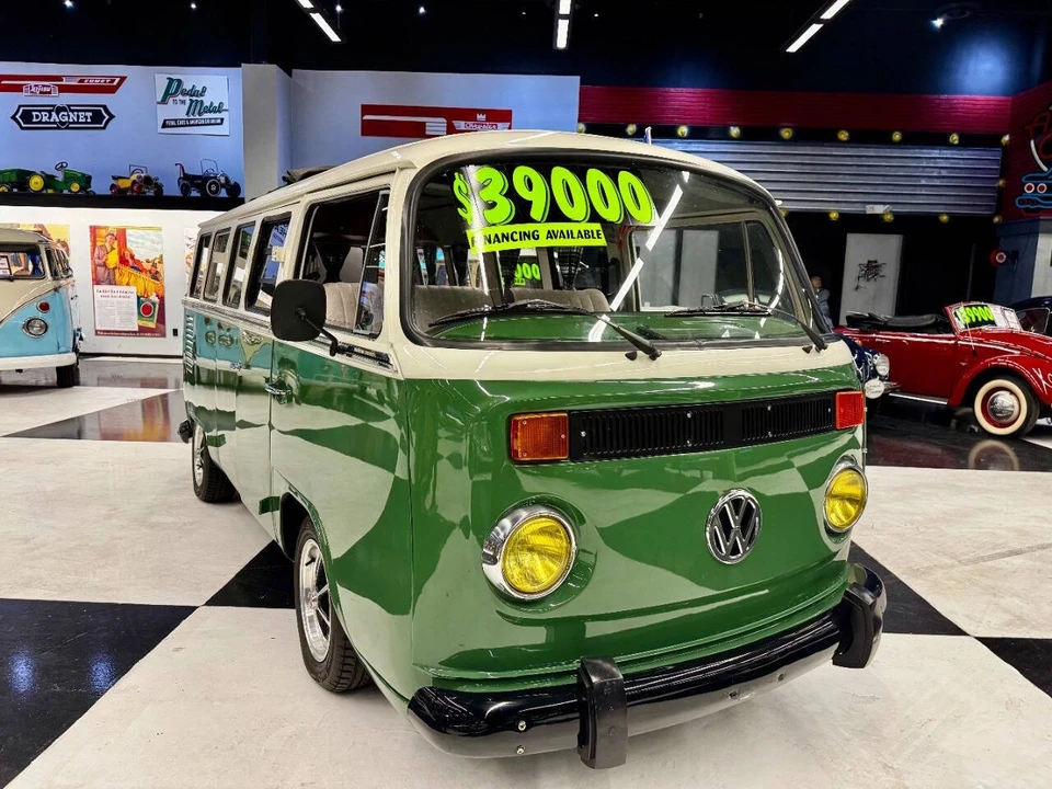 1985 Volkswagen Bay-Window Bus - Image 18 of 21