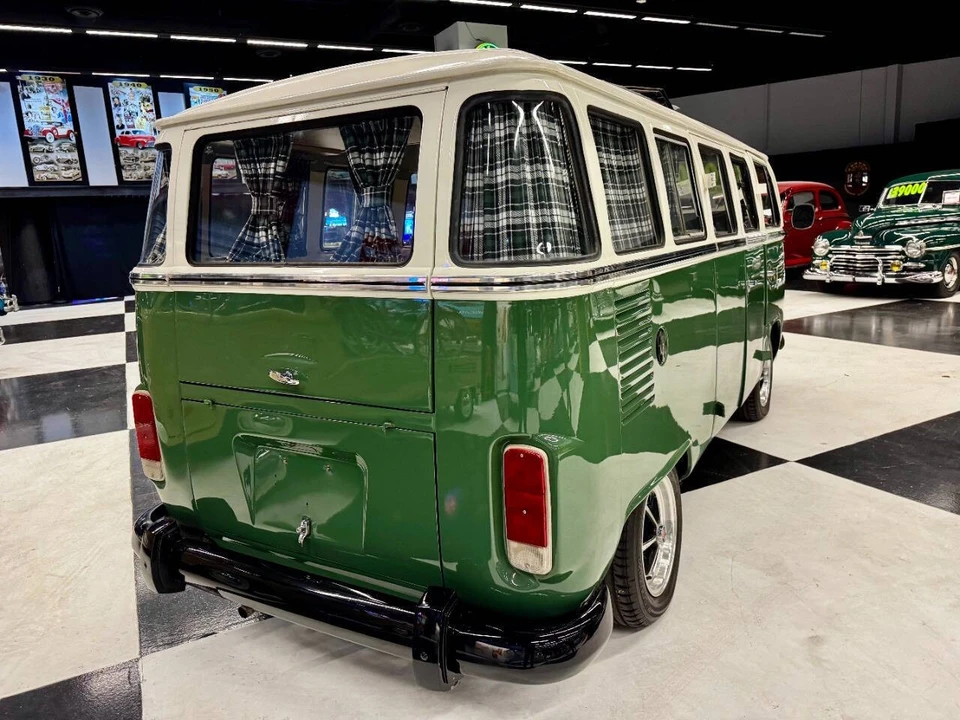 1985 Volkswagen Bay-Window Bus - Image 12 of 21