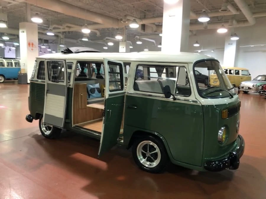 1985 Volkswagen Bay-Window Bus - Image 6 of 13