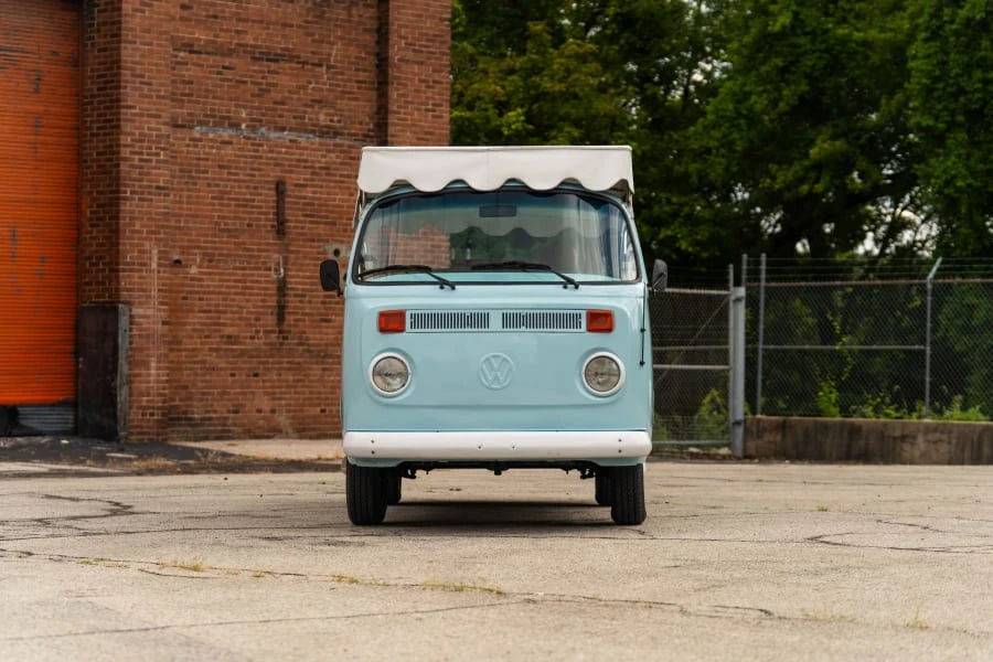 1985 Volkswagen Bay-Window Bus - Image 4 of 24