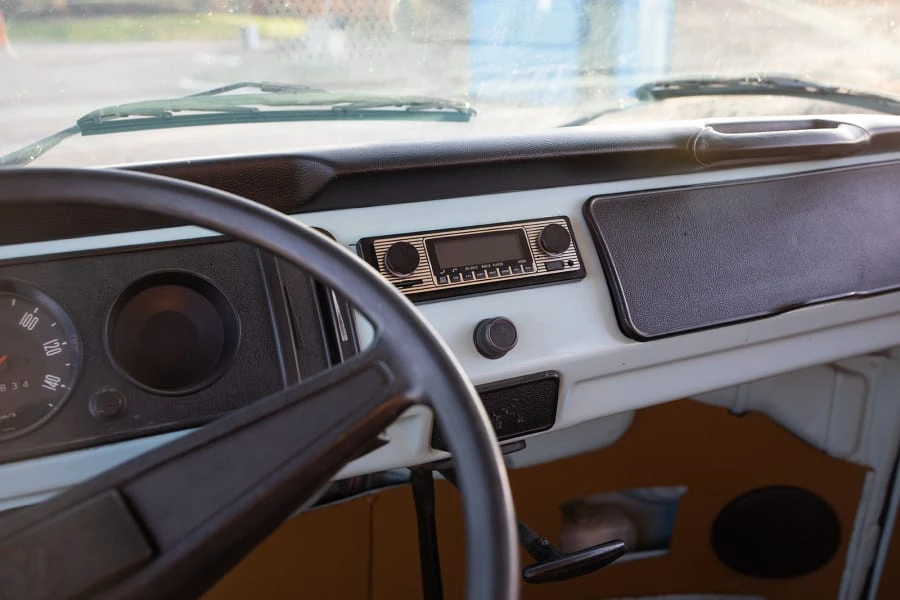 1985 Volkswagen Bay-Window Bus - Image 9 of 16