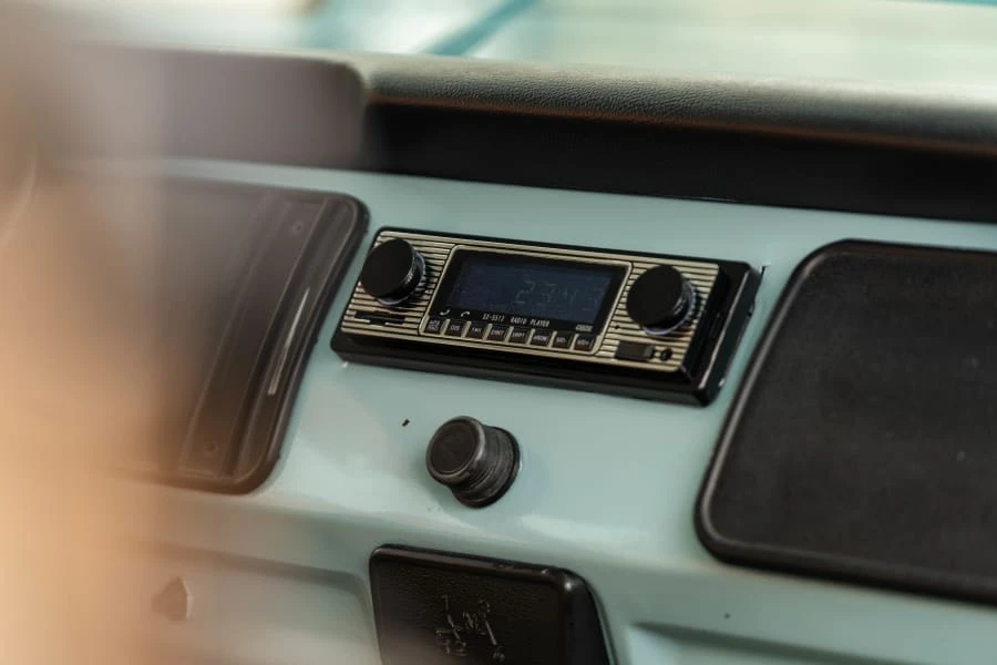 1985 Volkswagen Bay-Window Bus - Image 16 of 24