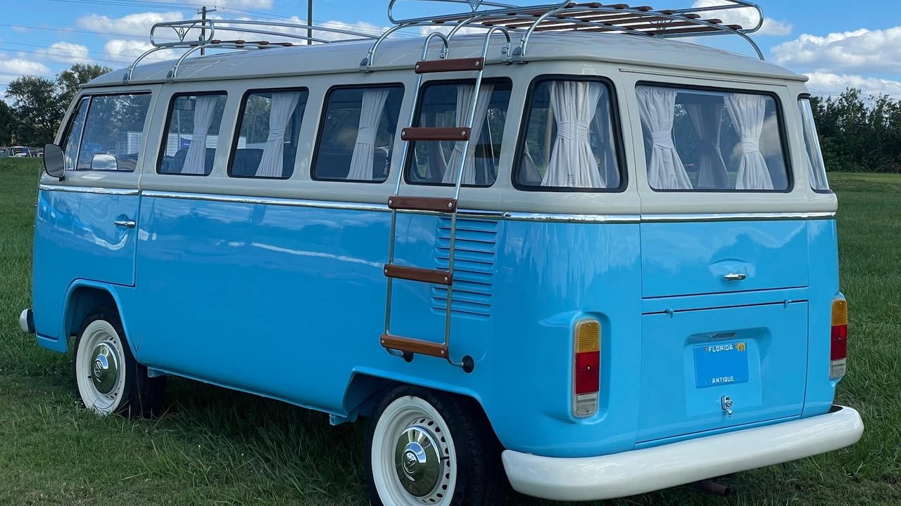 1985 Volkswagen Bay-Window Bus - Image 3 of 14
