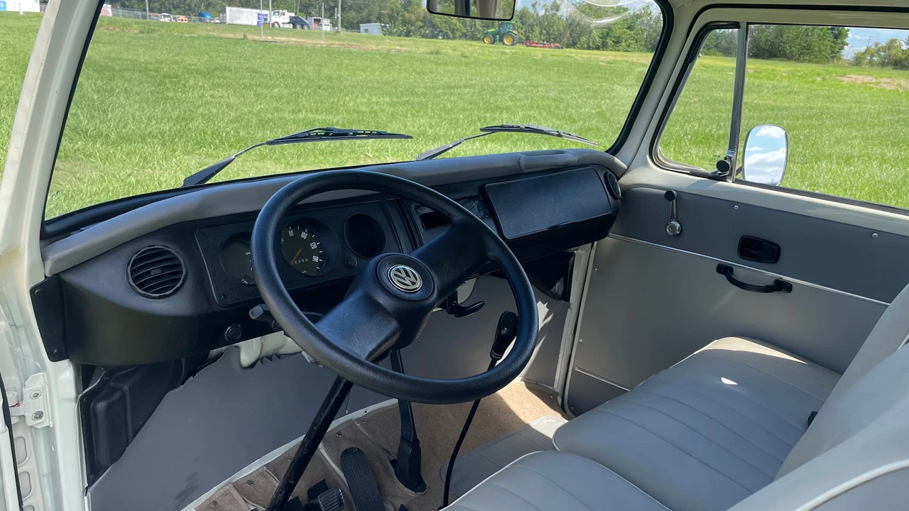 1985 Volkswagen Bay-Window Bus - Image 4 of 14