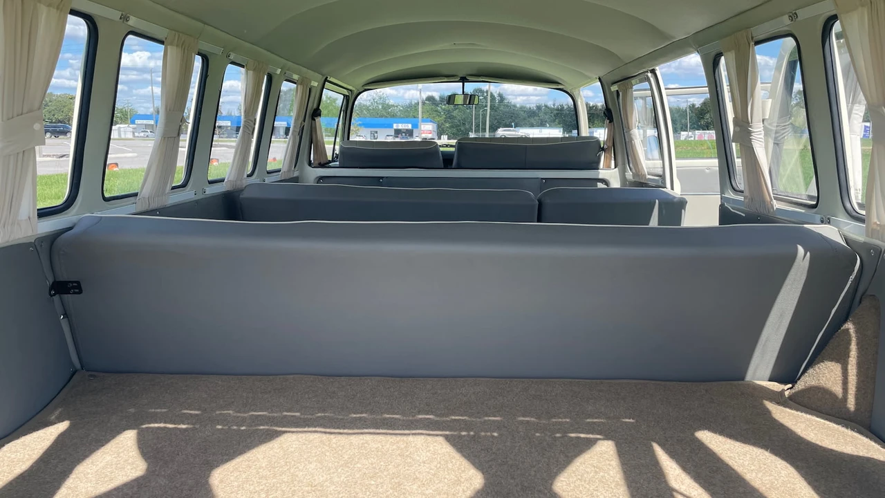 1985 Volkswagen Bay-Window Bus - Image 5 of 14
