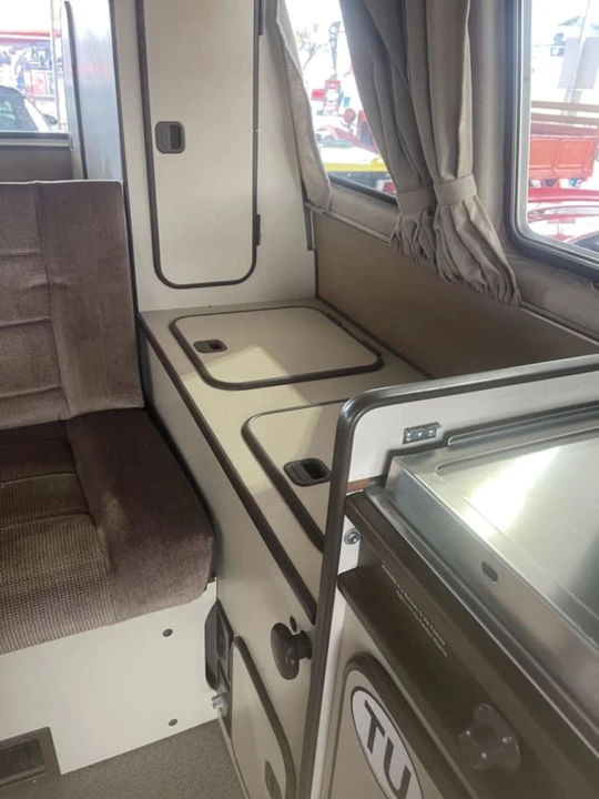 1985 Volkswagen Bay-Window Camper - Image 8 of 10