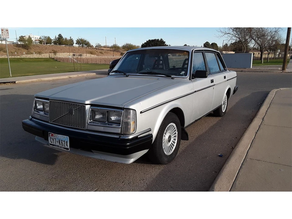 1985 Volvo 244 - Image 4 of 10