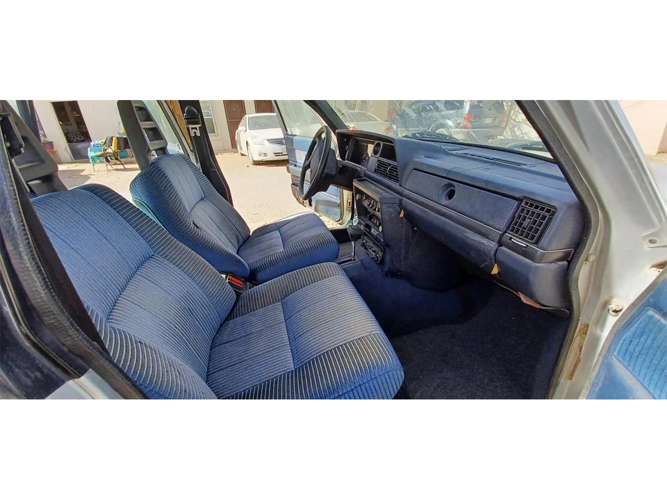 1985 Volvo 244 - Image 6 of 10
