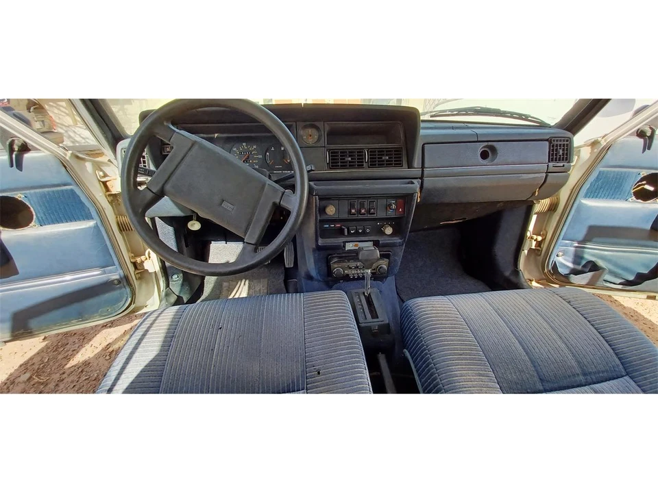 1985 Volvo 244 - Image 8 of 10