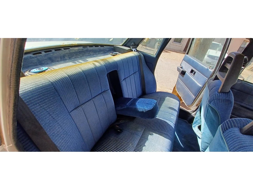 1985 Volvo 244 - Image 9 of 10