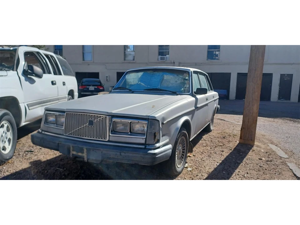 1985 Volvo 244 - Image 10 of 10