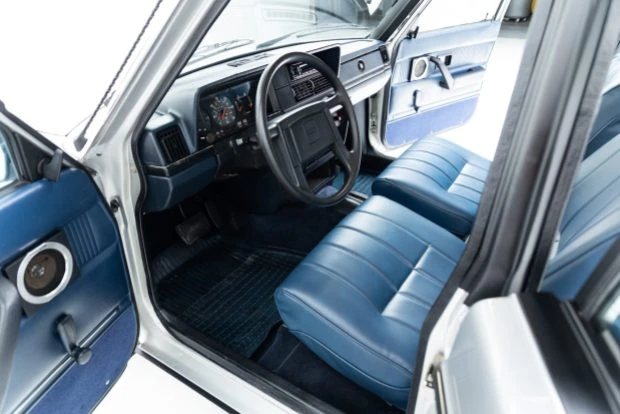 1985 Volvo 245 - Image 5 of 8