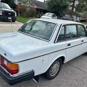 1985 Volvo 240 GL Sedan 4D
