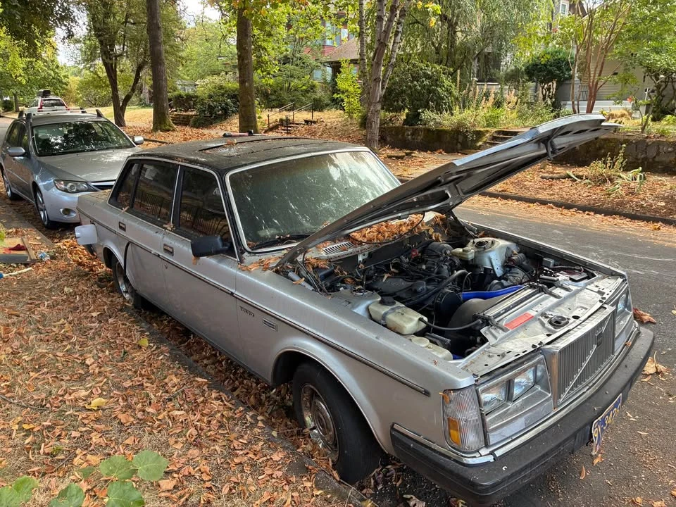 1985 Volvo 244 - Image 5 of 14