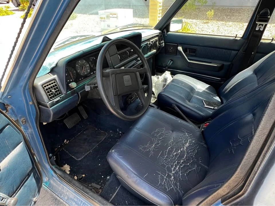 1985 Volvo 244 - Image 6 of 9