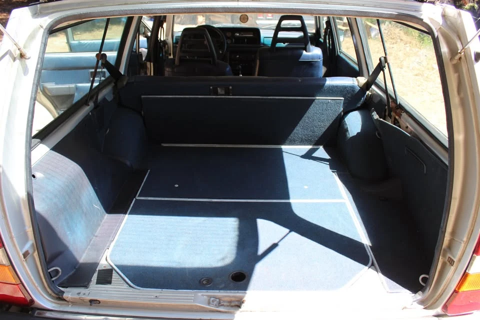 1985 Volvo 244 - Image 13 of 20