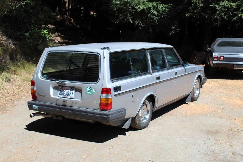 1985 Volvo 244 - Image 2 of 20
