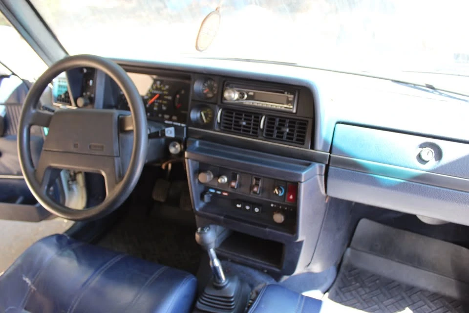 1985 Volvo 244 - Image 15 of 20