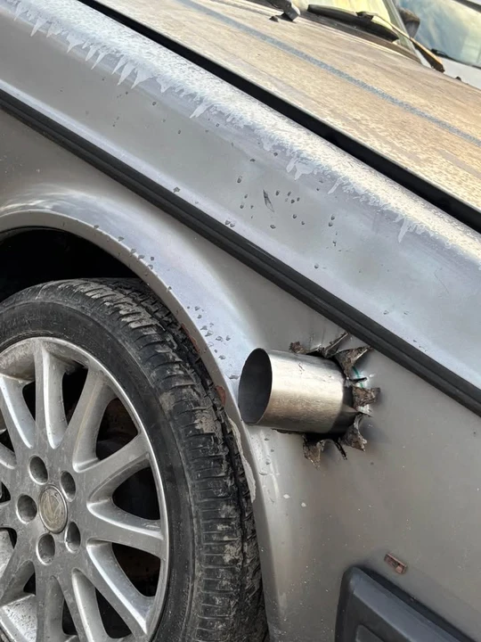 1985 Volvo 244 - Image 2 of 3