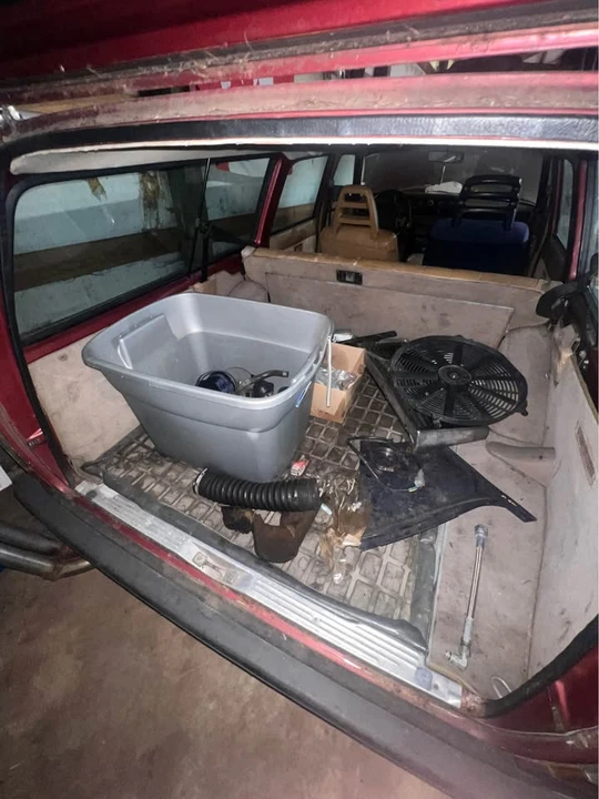 1985 Volvo 245 - Image 8 of 10